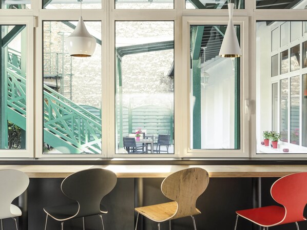 Daily buffet breakfast (EUR 12.5 per person) - ibis Paris Levallois Perret (Levallois-Perret)