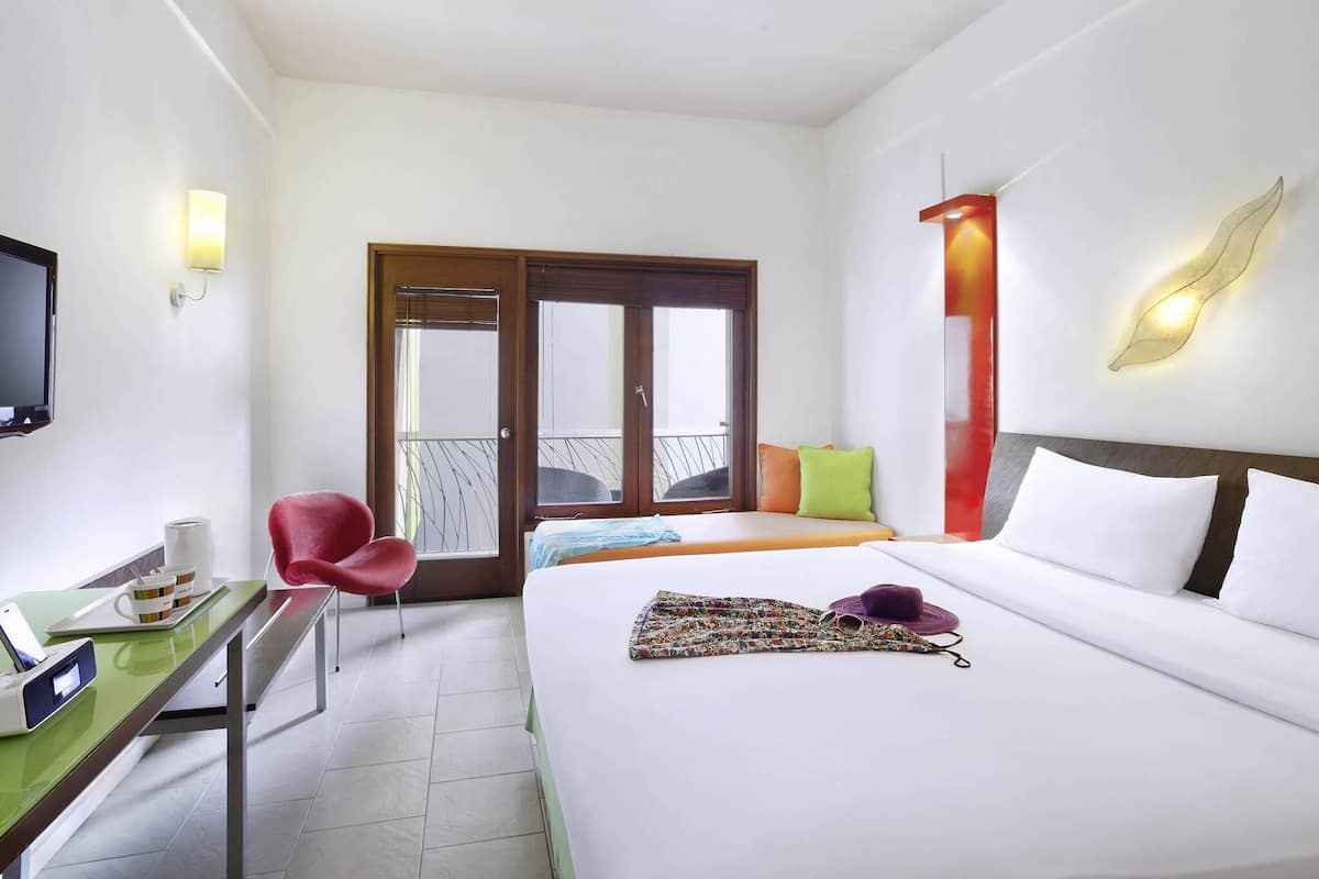 In-room safe, desk, free WiFi, bed sheets
