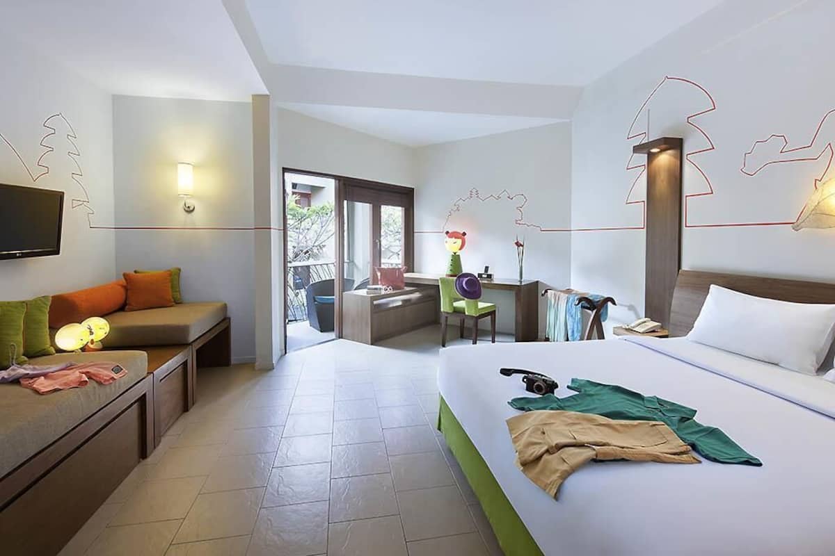 Chambre Familiale | Coffres-forts dans les chambres, bureau, Wi-Fi gratuit, draps fournis