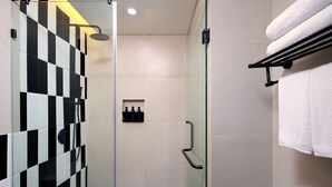Eco-friendly toiletries, hair dryer (on request), slippers, towels - TRIBE Bali Legian (Legian)