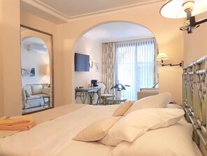In-room safe, Internet, alarm clocks - Boutique Hotel La Rocca (Ronco sopra Ascona)