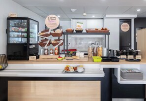 Päivittäinen buffetaamiainen maksusta