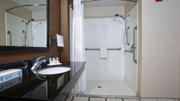 Studio, 1 King Bed with Sofa bed | Bathroom | Combined shower/tub, hair dryer, towels