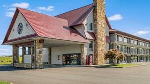 Exterior - Red Roof Inn Dandridge (Dandridge)