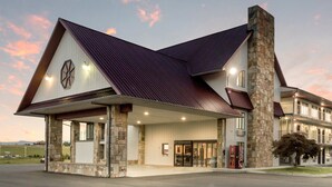 Exterior - Red Roof Inn Dandridge (Dandridge)