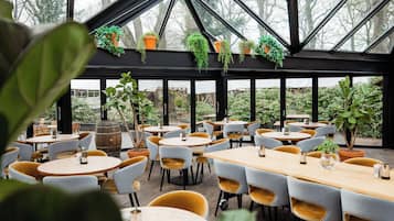 Daily buffet breakfast (EUR 22.50 per person)