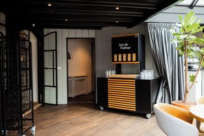 Daily buffet breakfast (EUR 22.50 per person)
