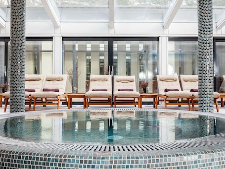 Couples treatment rooms, sauna, steam room, Turkish bath