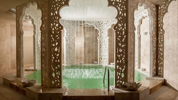 Indoor spa tub