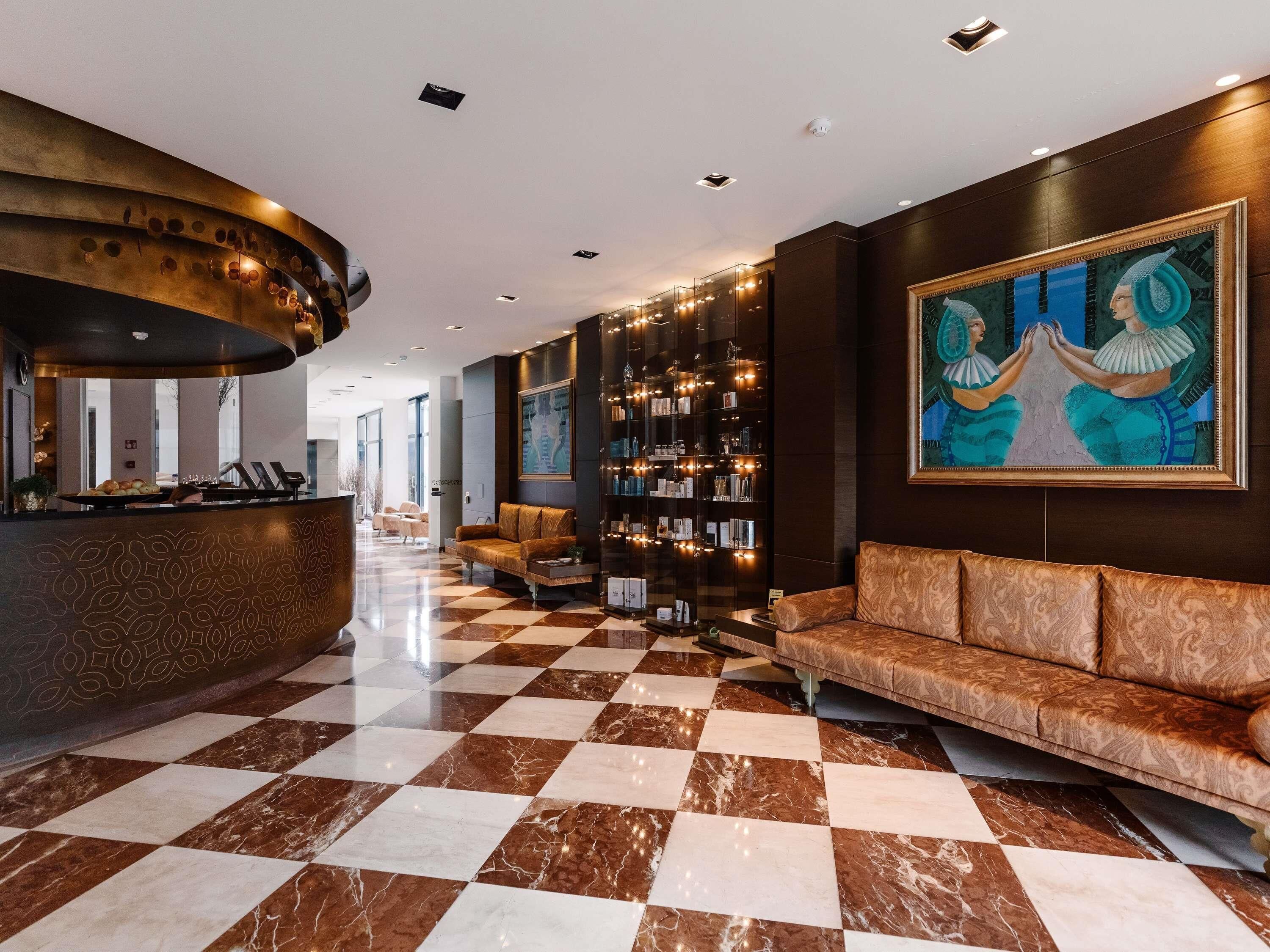 Ruang perawatan pasangan, sauna, ruang uap, dan pemandian Turki/hammam