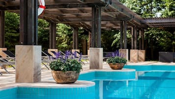 2 indoor pools, seasonal outdoor pool, pool loungers