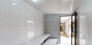 Steam room 