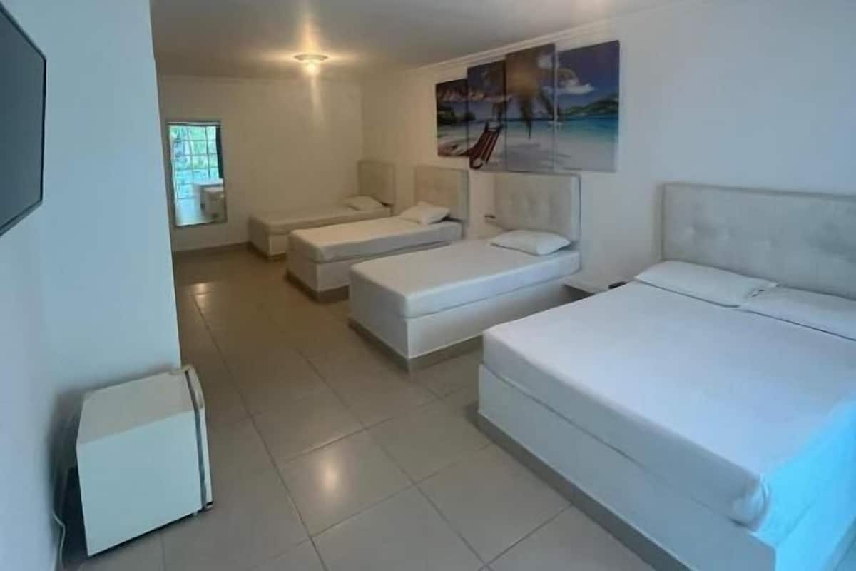 Family Room | Minibar, WiFi