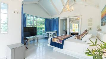 Superior Studio Suite | Minibar, WiFi, bed sheets