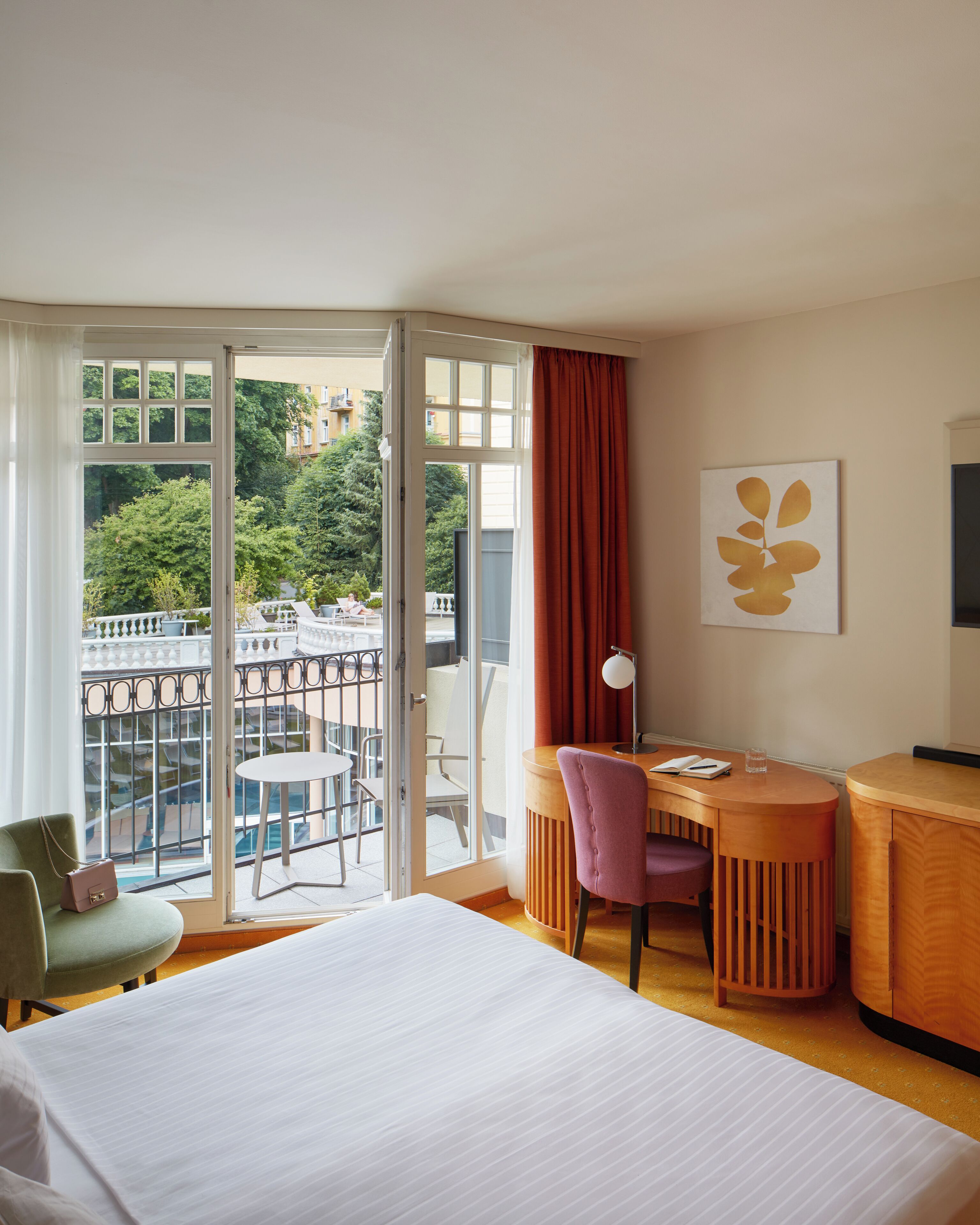 double room, balcony | 1 bedroom, minibar, in-room safe, individually decorated