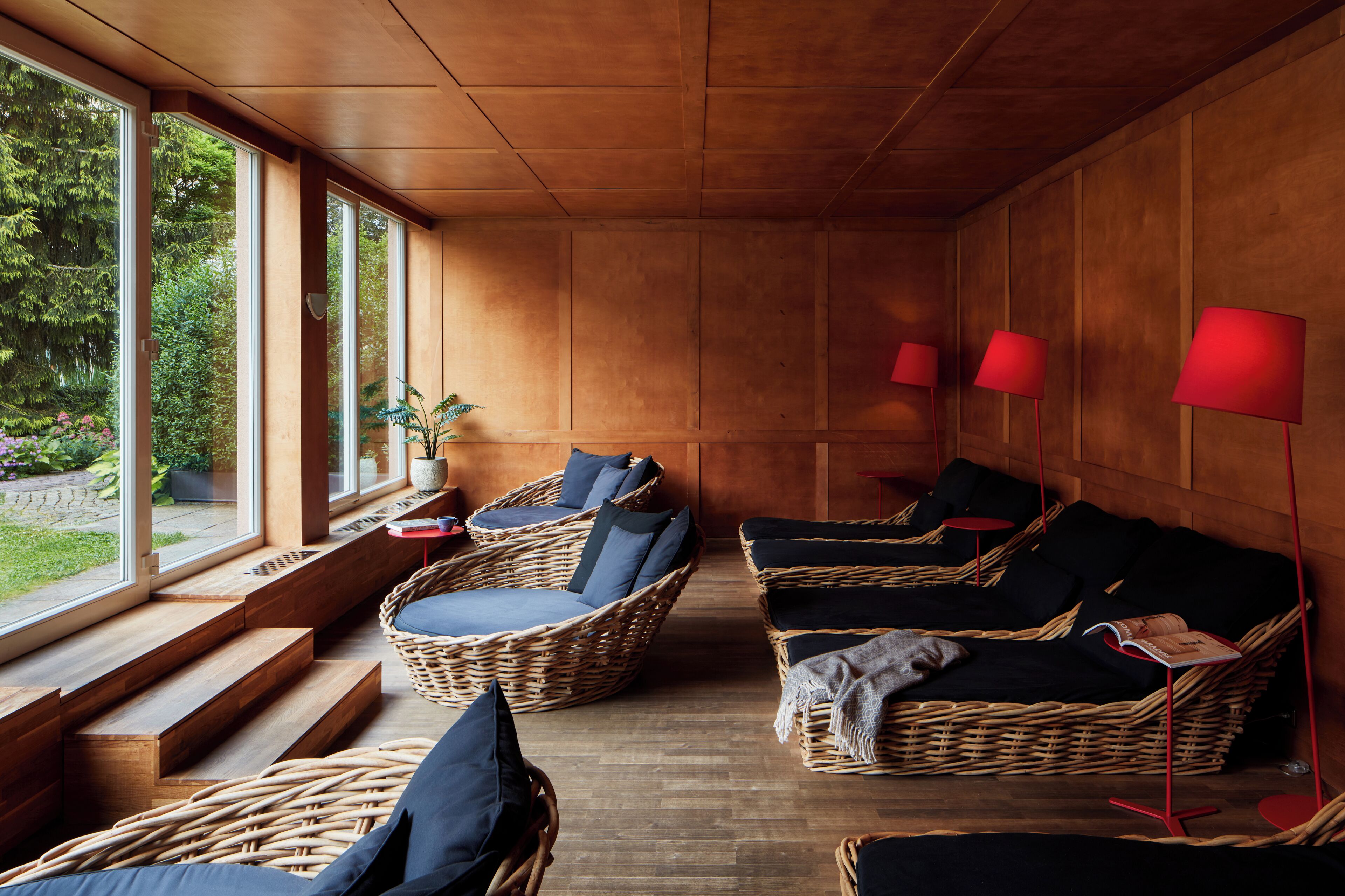 sauna, hot tub, steam room, body treatments, hydrotherapy, aromatherapy