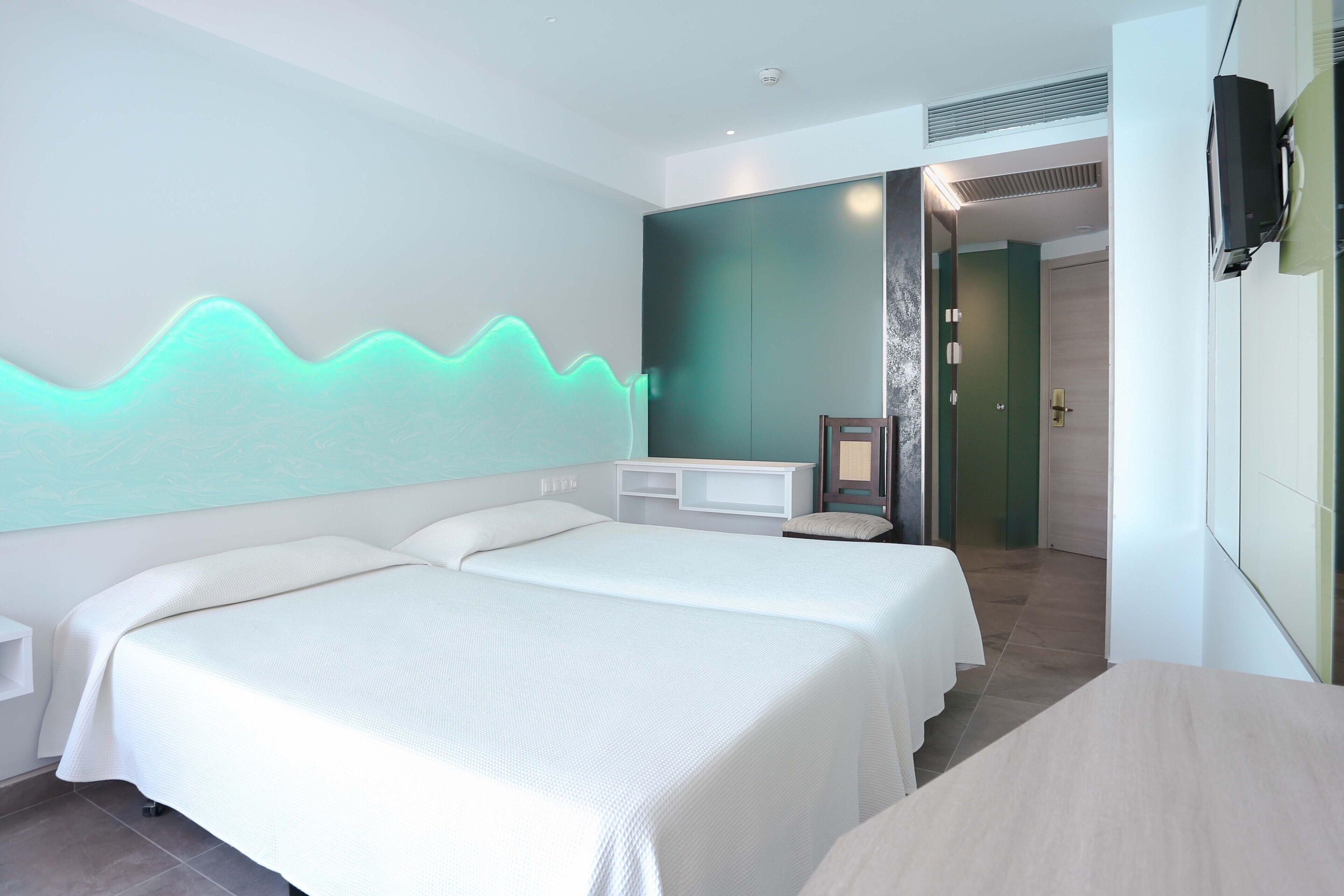 minibar, desk, free wifi, bed sheets