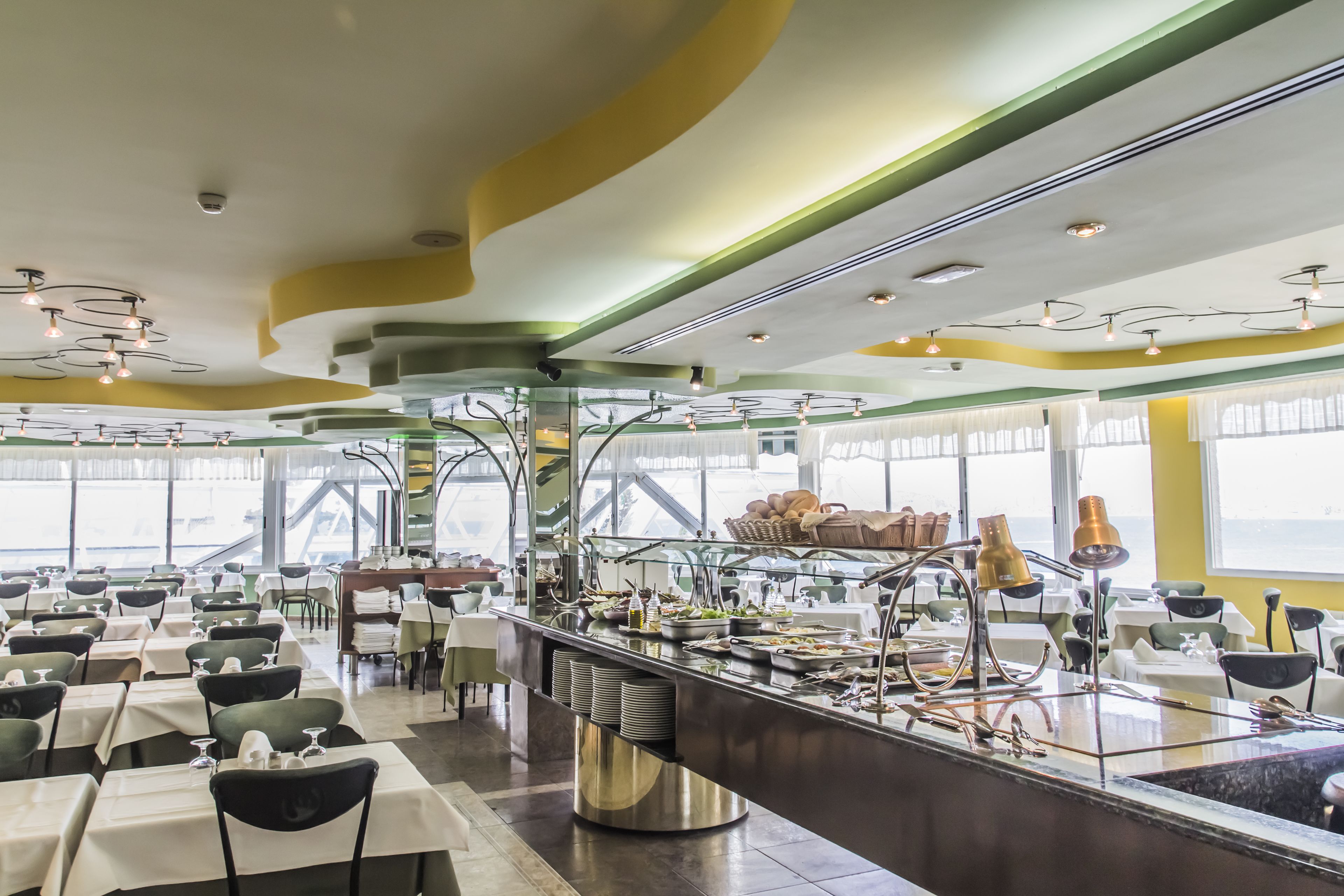 breakfast, lunch and dinner served