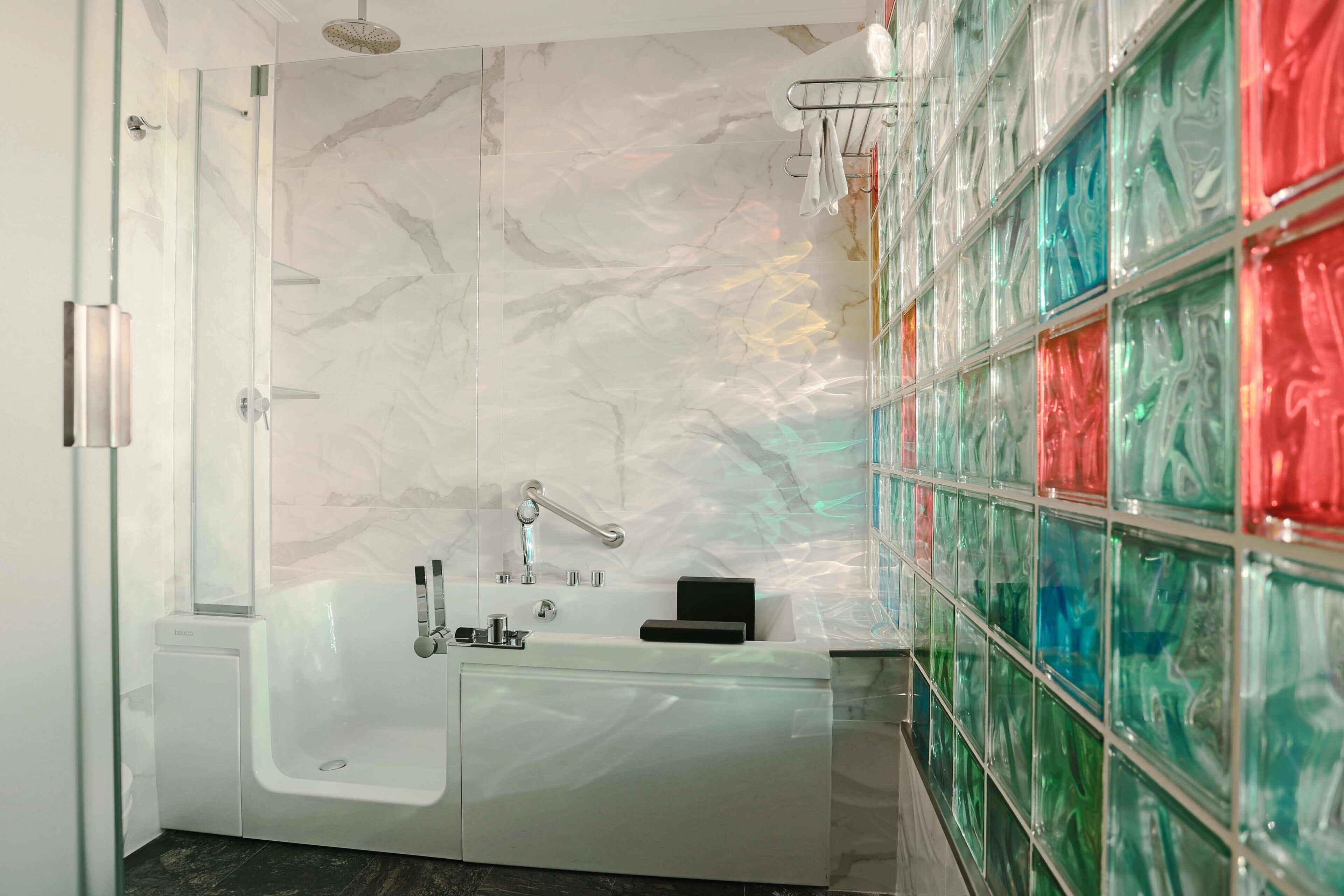 superior double room, sea view | bathroom | shower, hair dryer, towels, soap