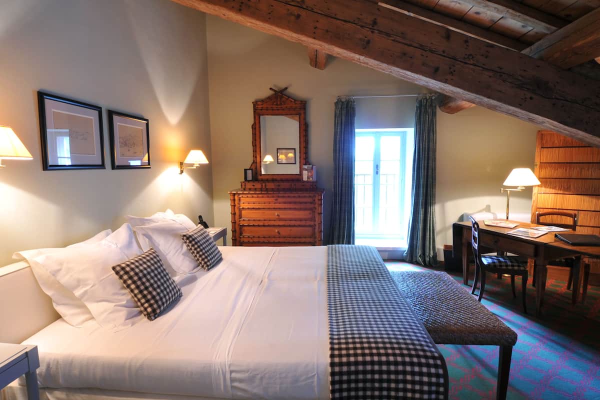 Room | Premium bedding, Select Comfort beds, minibar, in-room safe