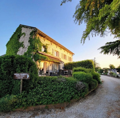Façade de l’hébergement. Hôtel Parc Adélie