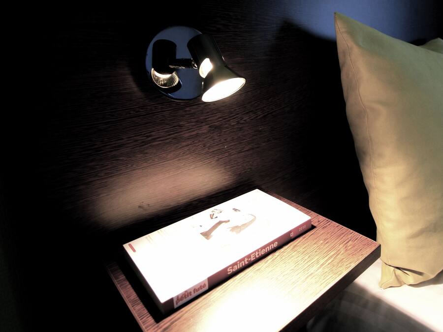 Roupas de cama premium, cortinas blackout, quartos à prova de som