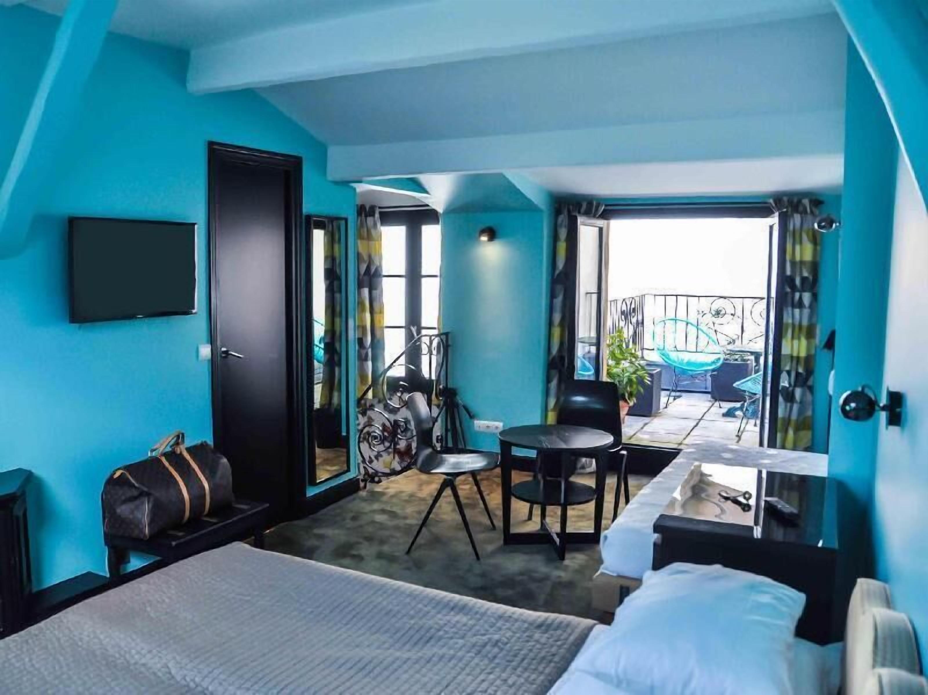 Skrivebord, lydisolert, wi-fi (inkludert) og sengetøy