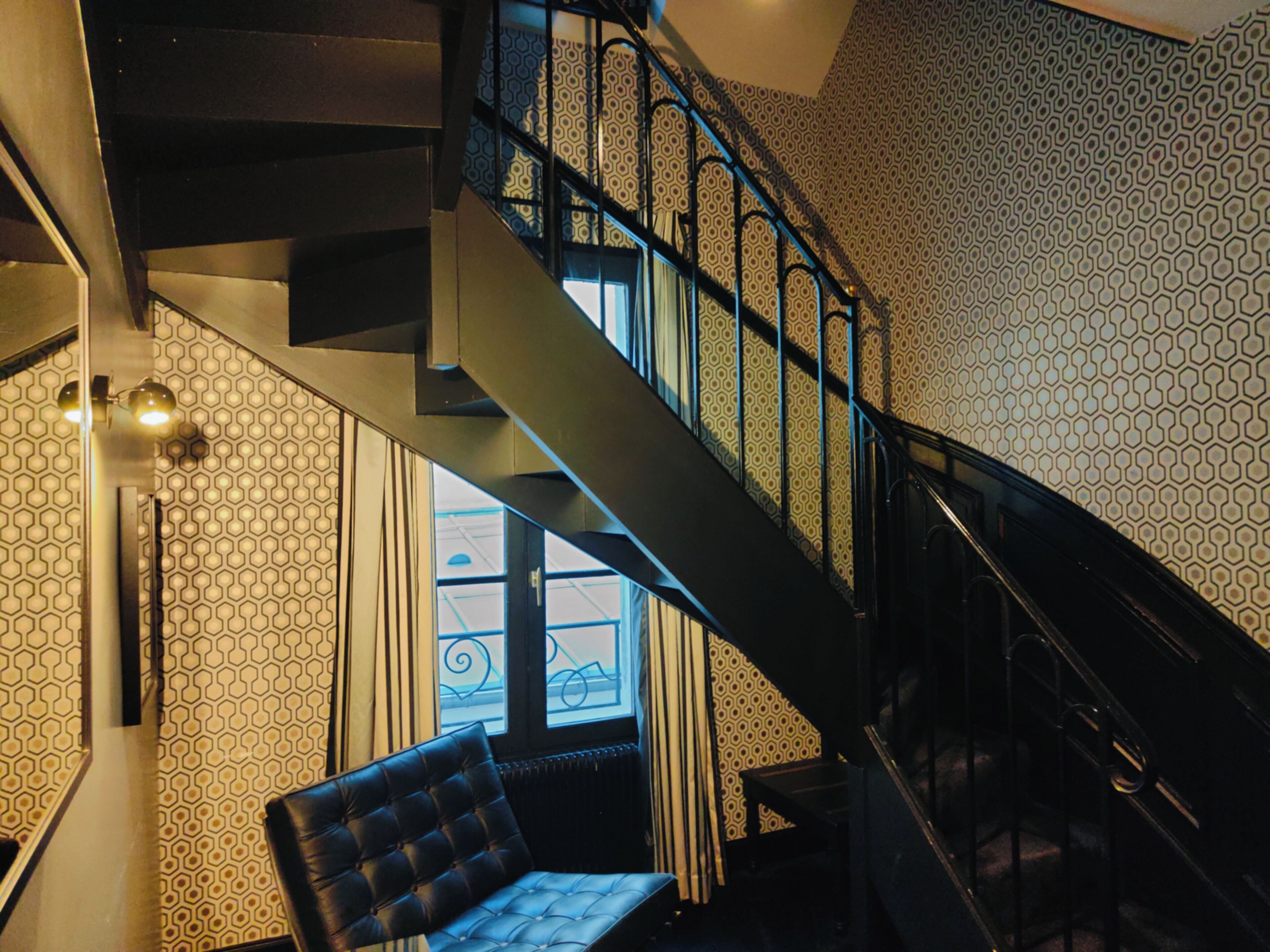 Duplex Suite | Desk, soundproofing, free WiFi, bed sheets