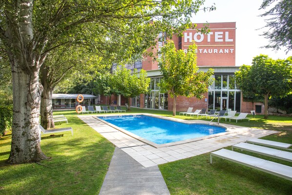 Indoor pool, seasonal outdoor pool