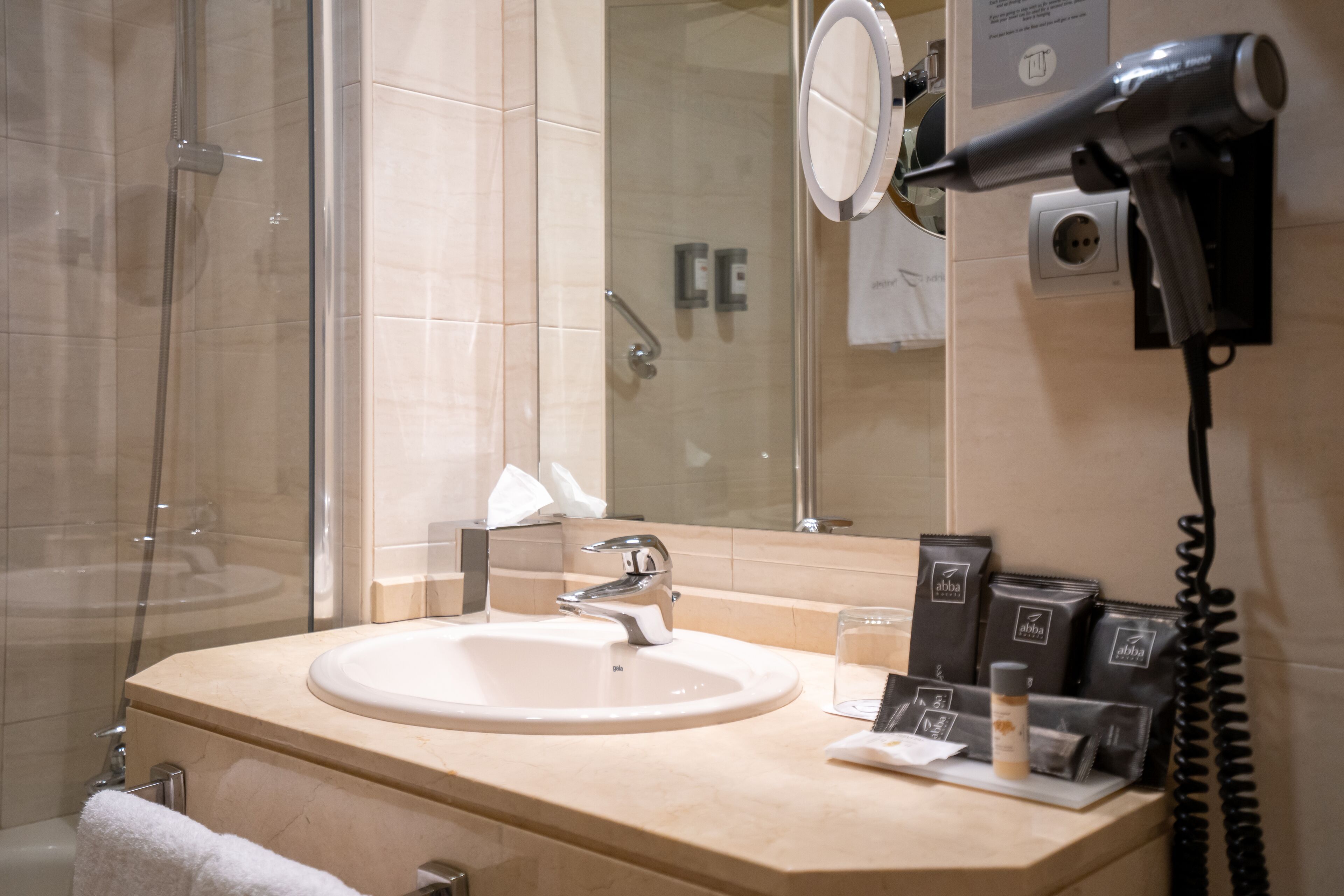 superior room | bathroom | bathtub, designer toiletries, hair dryer, bidet