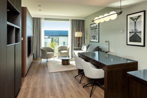 スイート 1 ベッドルーム | 高級寝具、ミニバー、セーフティボックス (室内)、デスク