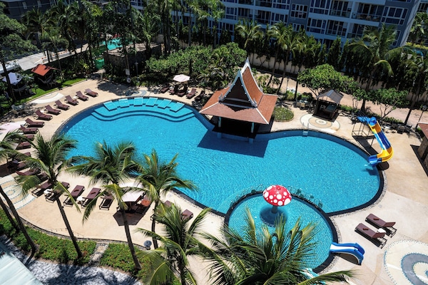 Outdoor pool, pool umbrellas, sun loungers