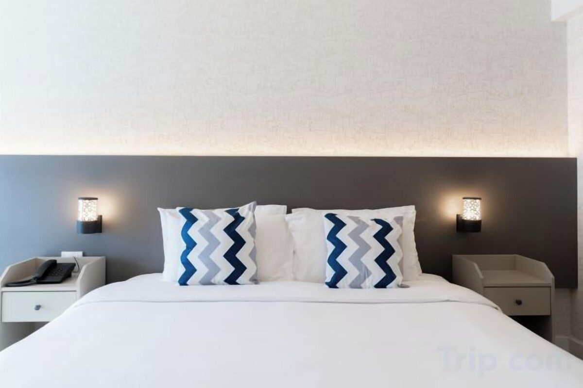 Minibar, két bảo mật tại phòng, bàn, màn/rèm cản sáng 