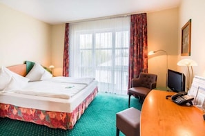 Hypo-allergenic bedding, in-room safe, soundproofing