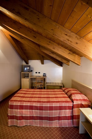 Down duvets, minibar, desk, soundproofing