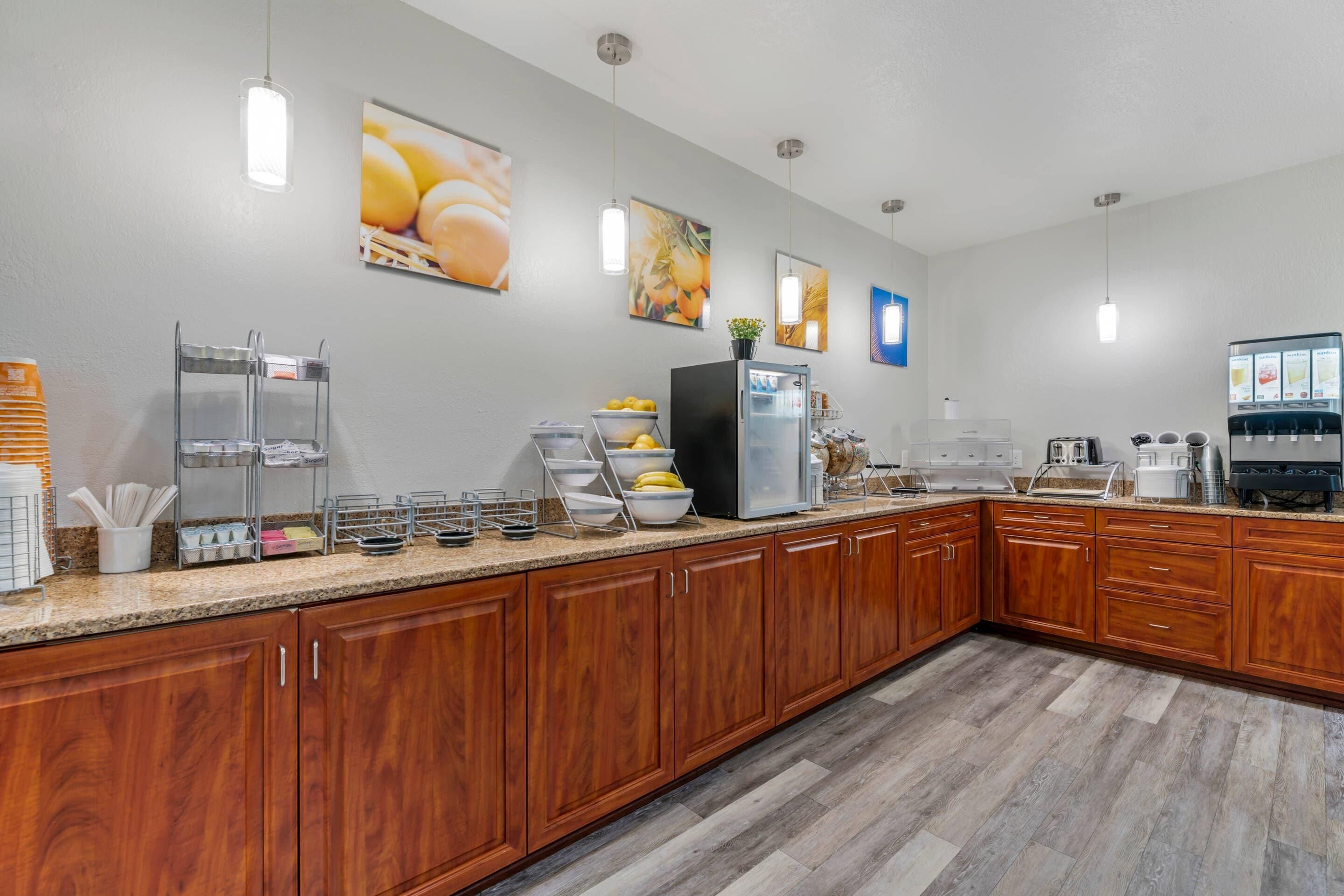 Free daily buffet breakfast