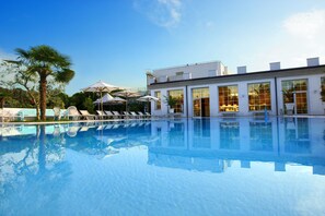2 indoor pools, 2 outdoor pools, open 9 AM to 8 PM, pool umbrellas - Bellavista Terme Resort & Spa (Montegrotto Terme)