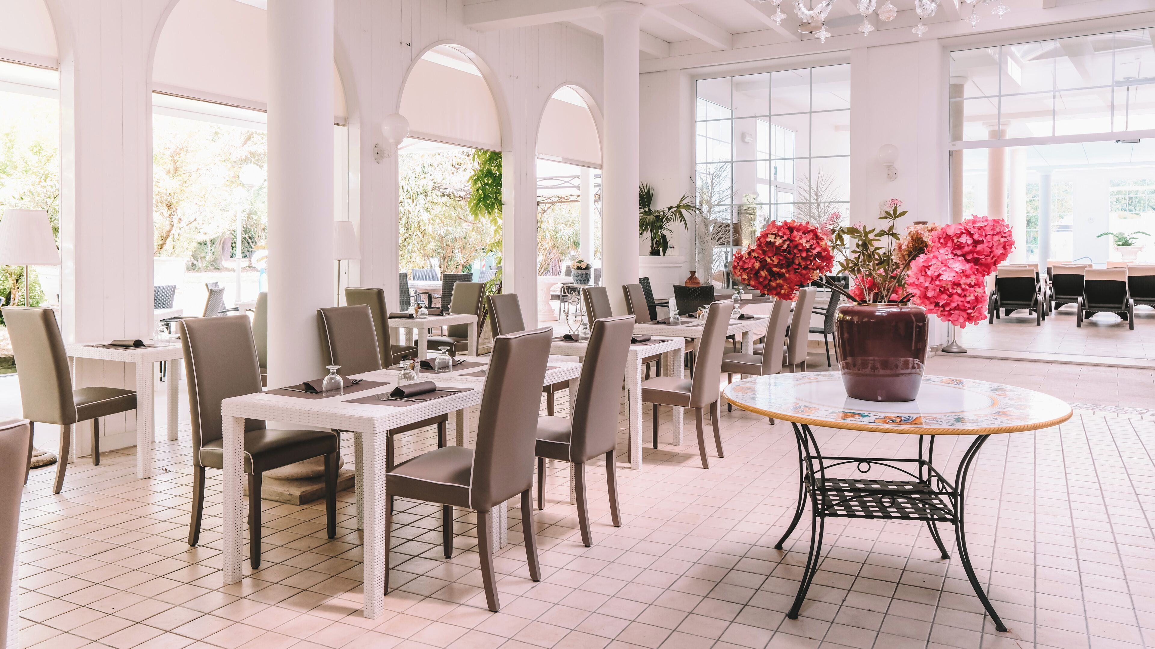 プールサイドバー