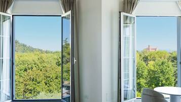 Lyxig studiosvit | Minibar, värdeförvaringsskåp på rummet, skrivbord och gratis wi-fi