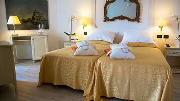 Minibar, una cassaforte in camera, una scrivania, Wi-Fi gratuito