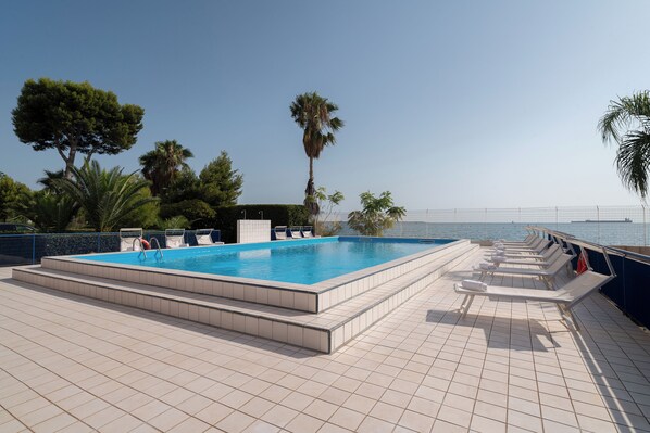Seasonal outdoor pool