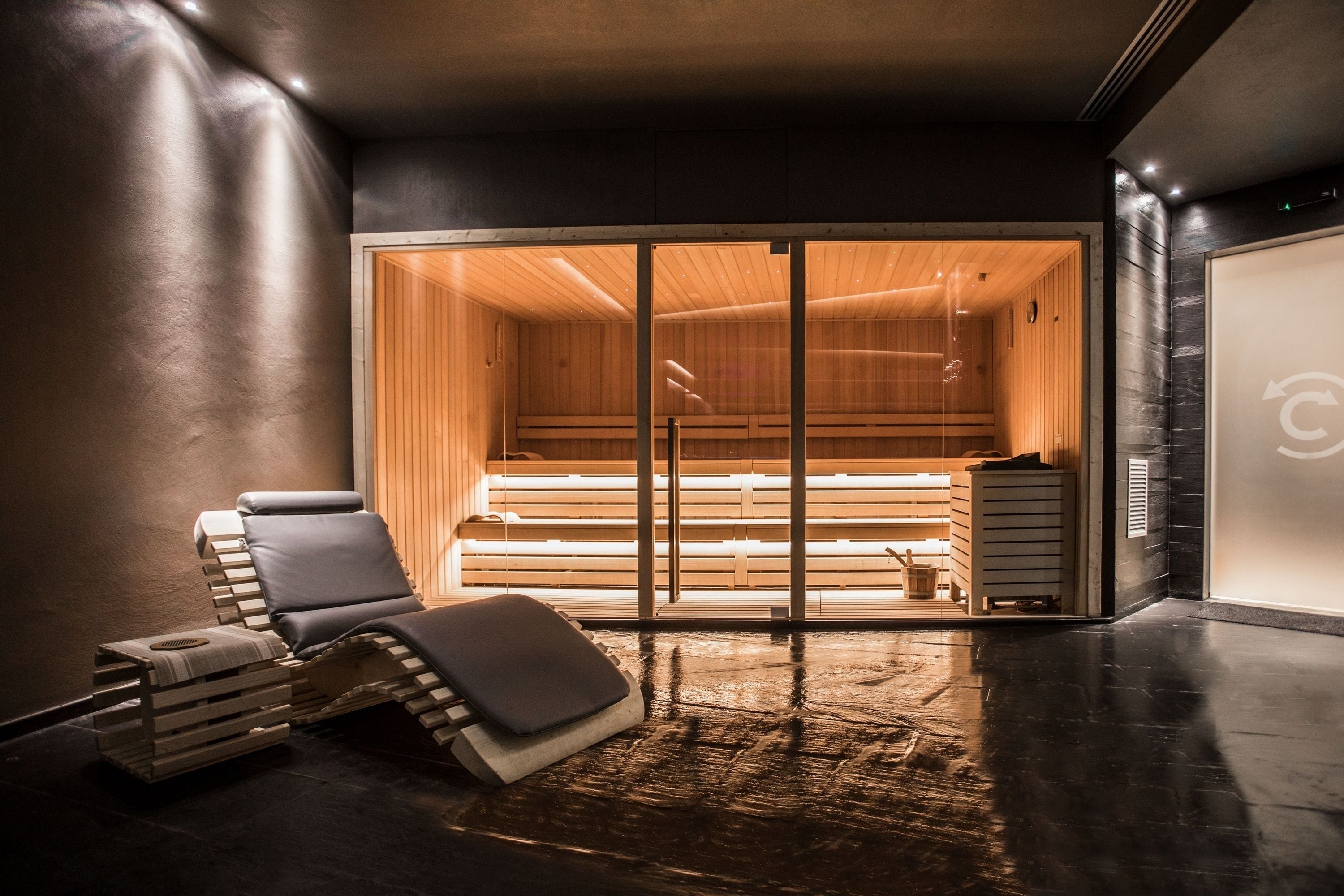 sauna, hot tub, steam room