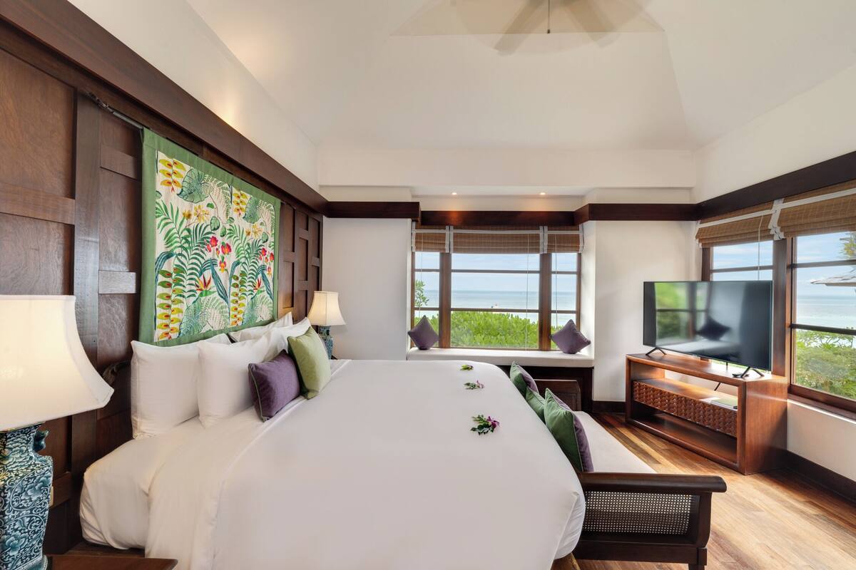 one bedroom beachfront villa | premium bedding, minibar, in-room safe, individually decorated