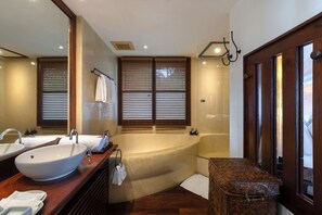Two Bedroom Oceanfront Pool Residence | Bathroom - Napasai Samui (Koh Samui)