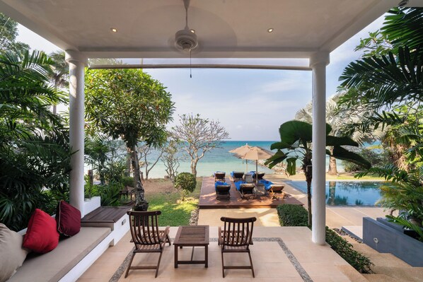 Two Bedroom Oceanfront Pool Residence | Living area