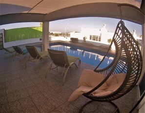 Outdoor pool, open 8:30 AM to 8:00 PM, sun loungers - Hotel Roma Guadalajara (Guadalajara)