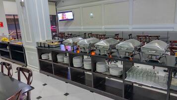 Daily buffet breakfast (USD 8 per person)