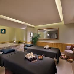 Salas de tratamientos para parejas, sauna, bañera de hidromasaje