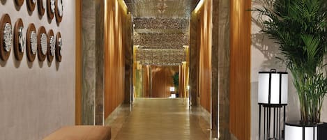 Couples treatment rooms, sauna, hot tub, steam room, body treatments