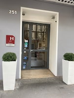 Entrada al alojamiento